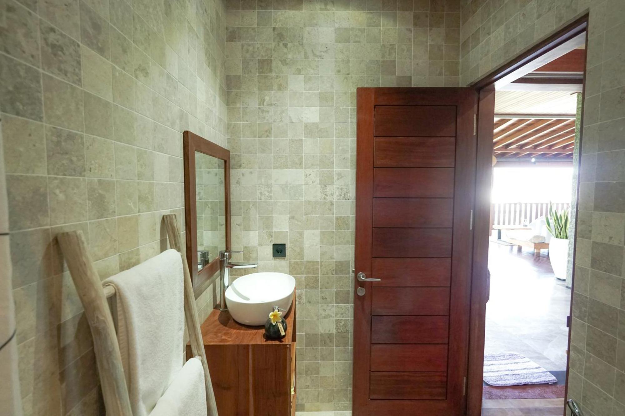 Tempat Tidur & Sarapan Tropical House Bali